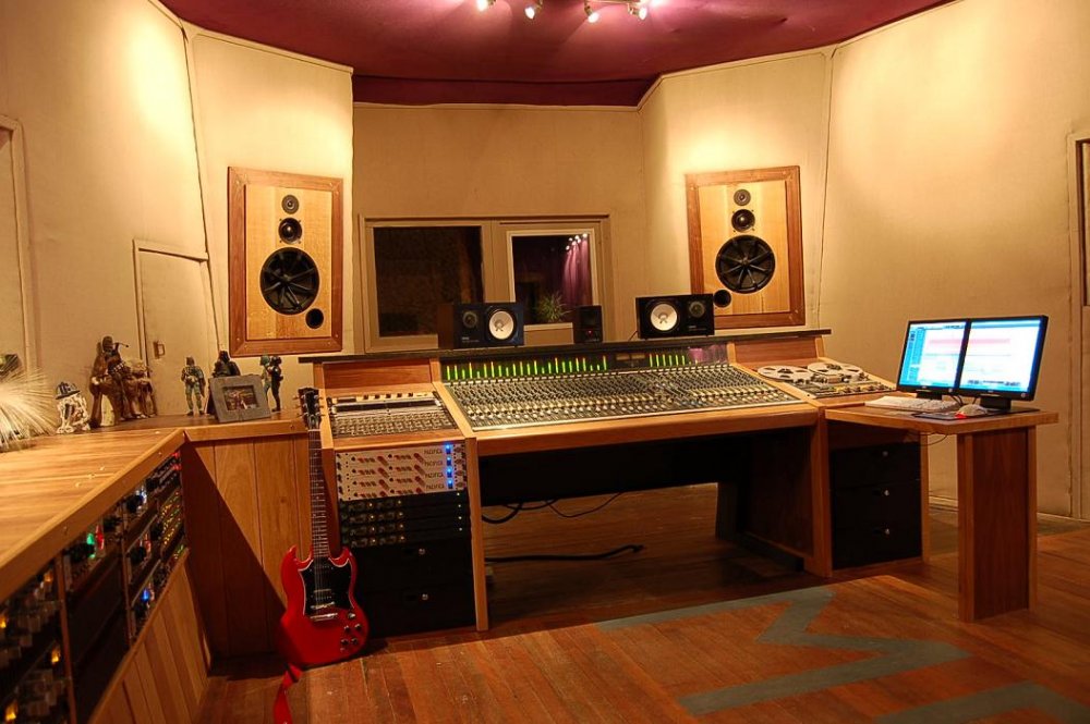 37656d1184247029-show-me-your-homemade-custom-made-console-studio-furniture-no-premade-bought-sapphyre-install-gearslutz-2.jpg