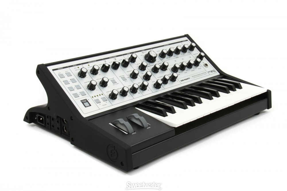 Moog_SubPhatty_b.jpg