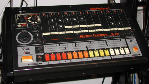 roland808.jpg