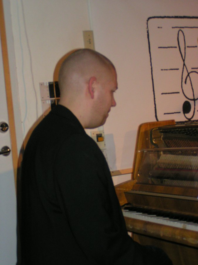 post-8284-1239008204_thumb.jpg