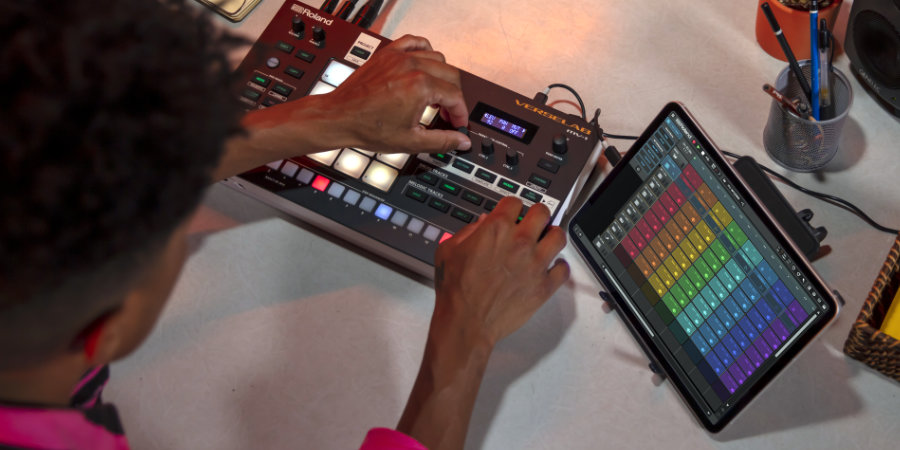 Mer information om "NAMM 2021: Roland Verselab MV-1 – låtproduktion i miniformat"