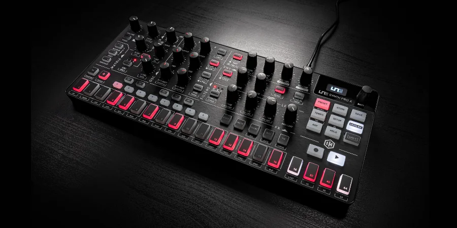 Mer information om "IK Multimedia Releases UNO Synth PRO X"