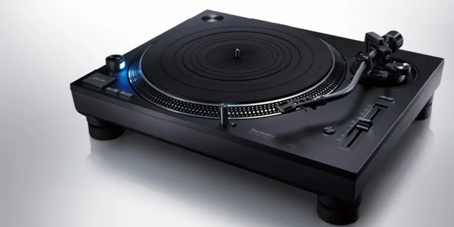 Mer information om "Panasonic presents Technics SL-1200/1210GR2 DJ turntable"