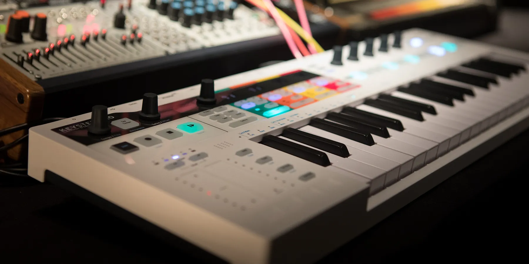 portabla midi-klav 2025 Arturia Keystep Pro  1800x900.webp