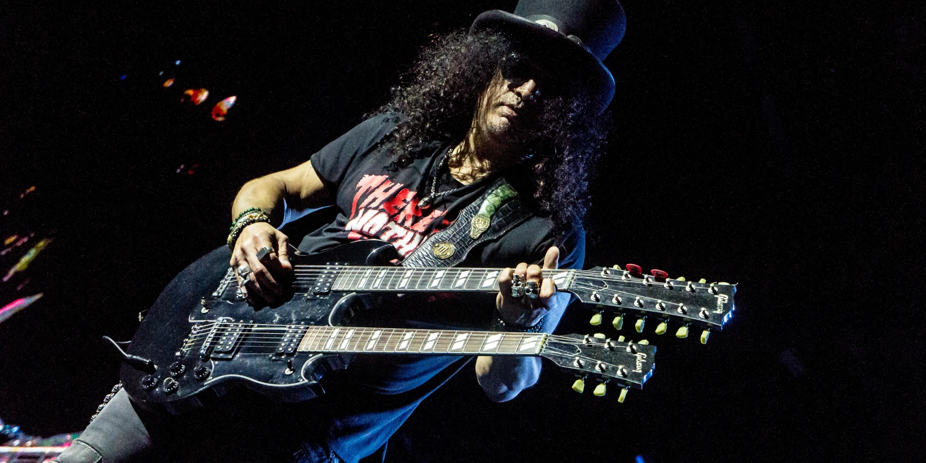 Slash dubbelhals.webp