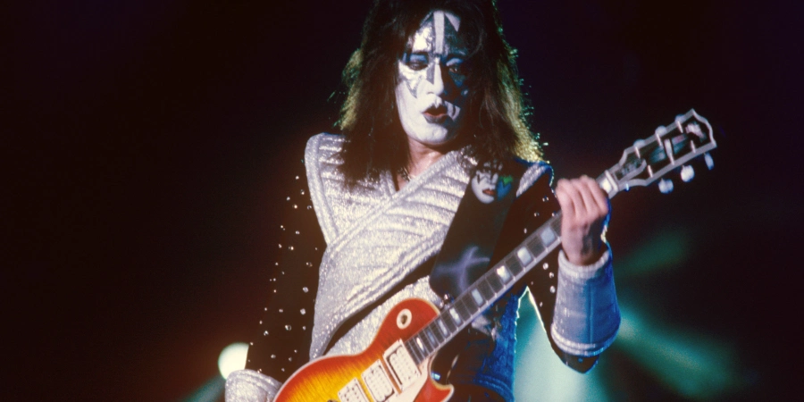 Mer information om "Så spelar du Ace Frehleys solo i Shock Me av Kiss"