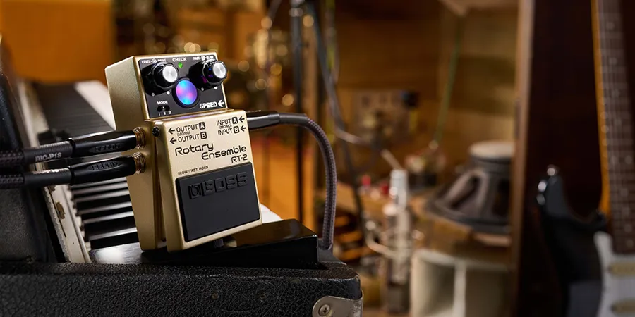 Mer information om "Boss RT-2 Rotary Ensemble: Stort Leslie i liten låda"