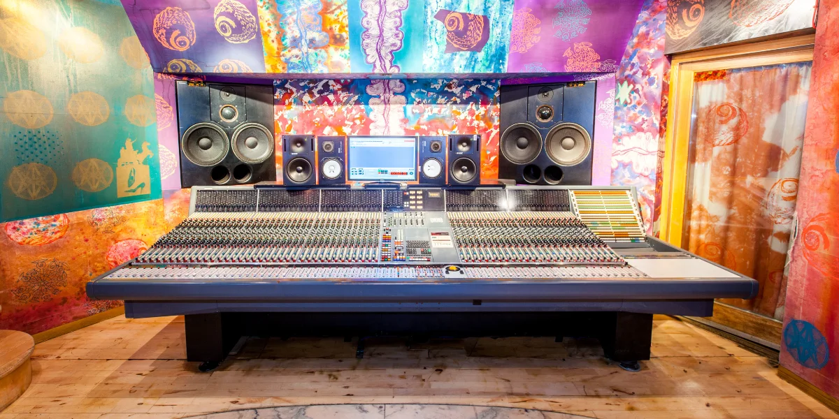 13 Strongroom 1200x600.webp